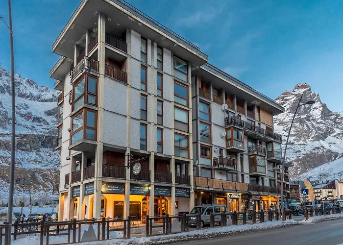 Hellochalet - Horn Peak House - Matterhorn View Balcony Apartment *